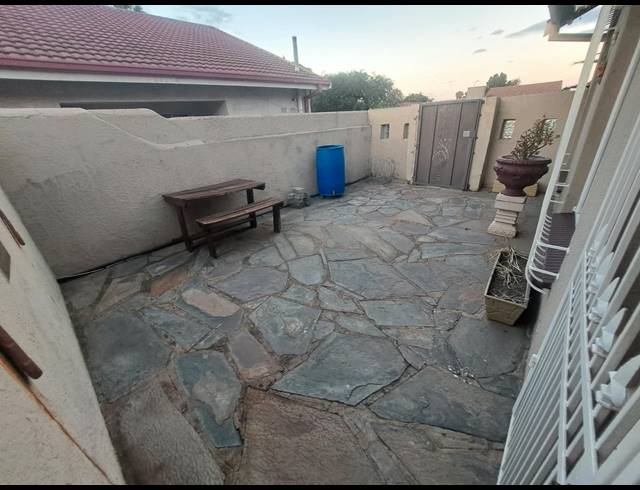4 BEDROOM HOUSE FOR SALE IN VANDERBIJLPARK SE 7